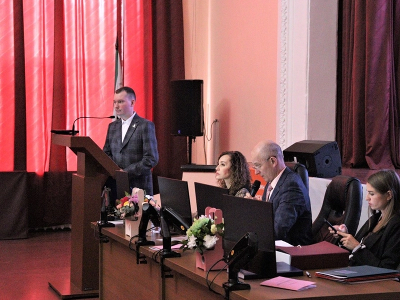 Врач «Медлюкса» получил ученую степень кандидата медицинских наук